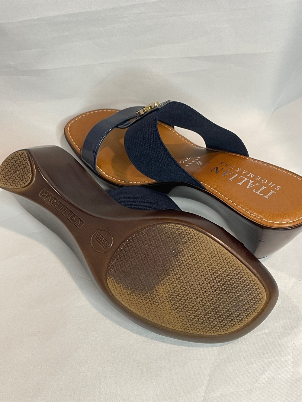Italian Shoemakers Navy Patent and Elastic Slide Sandal with Gold Accent - Picture 6 of 6